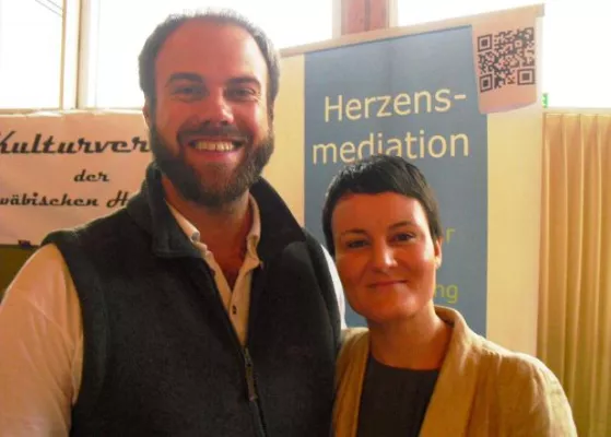 Bild: Allgäuer Mediatoren - Paar bei den Naturheiltagen 2012 in Memmingen