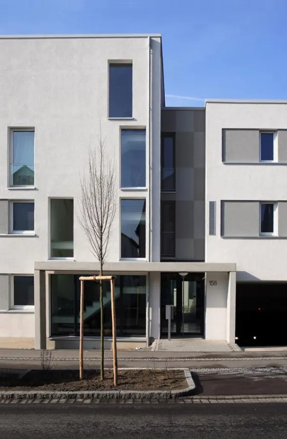 Die energiesparenden Fenster Energate 763+ basieren auf Profilsystemen von Inoutic / Deceuninck, Foto: Architekt Johannes Brucker