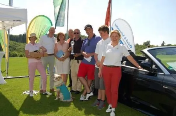 Bild: Christl & Schowalter unterstützte den Golf Charity Cup in Neuried