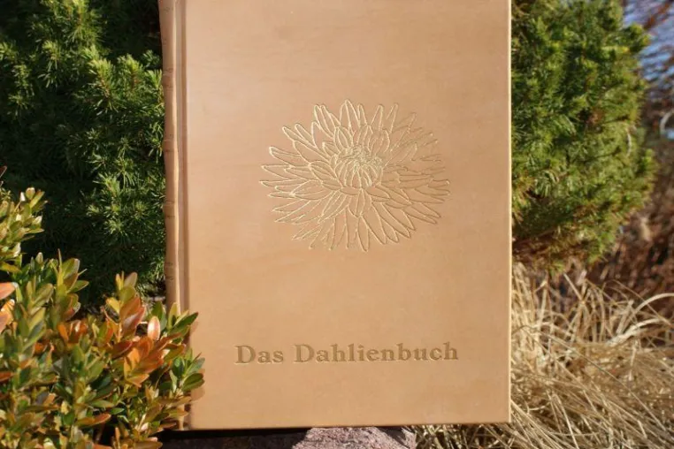 Bild: „Das Dahlienbuch“ mit dem Deutschen Gartenbuchpreis 2011 ausgezeichnet