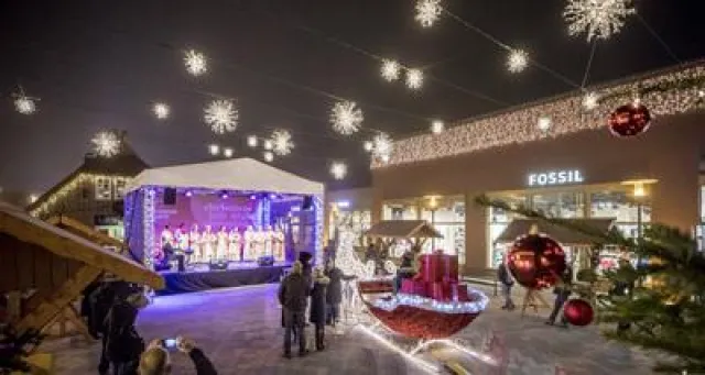 Bild: Jetzt kann Weihnachten kommen: Christmas-Late-Night-Shopping im Designer Outlet Soltau ist voller Erfolg