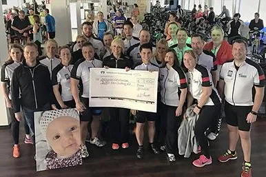 Bild: Spendenmarathon im Aktiv-Sportpark Moers - Fast 300 Menschen radelten für guten Zweck