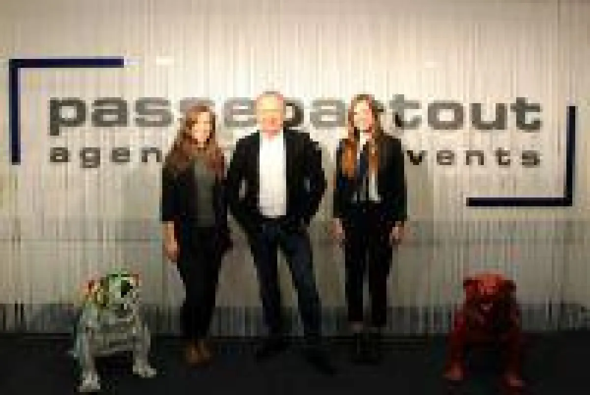 (v.l.n.r.) Songül Kurul, Passepartout Geschäftsführer Thorsten Kalmutzke und Chantal Skwara