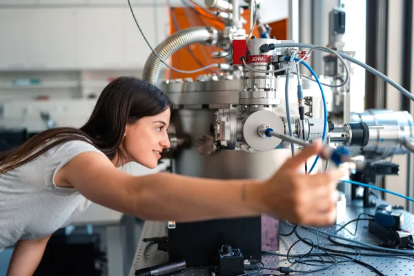 Bild: Experimente für die Datenspeicherung der Zukunft: Entdeckung eines neuartigen Magnetismus in 2D-Materialien