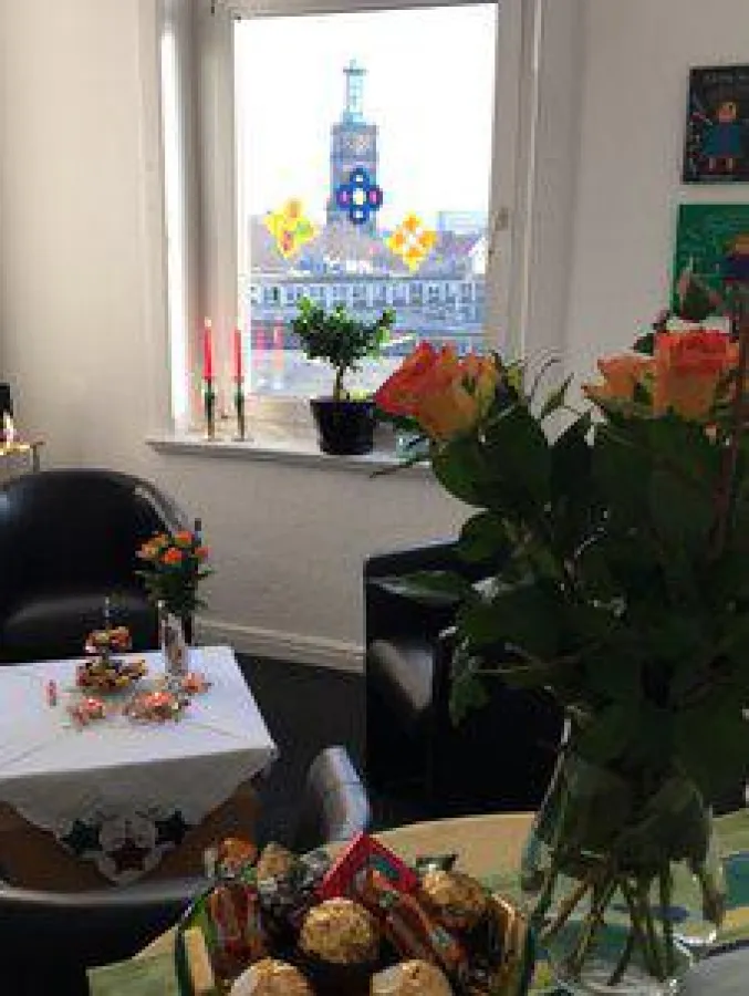 Unser Mediationsraum mit Blick auf die Markthalle