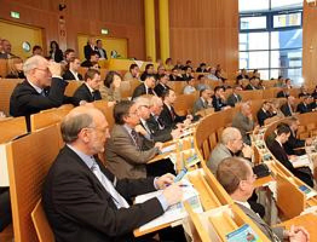 Viele interessierte Zuhörer.