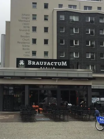 BraufactuM mietet am Berliner Alexanderplatz Bild: BraufactuM mietet am Berliner Alexanderplatz