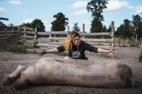 ANINOVA-Stiftung fördert neuen Stall für gerettete Tiere auf dem VidaHof in Kleve (NRW) Bild: ANINOVA-Stiftung fördert neuen Stall für gerettete Tiere auf dem VidaHof in Kleve (NRW)