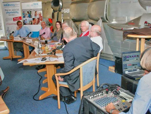 Bild: Angehörige und Pflegekräfte zum gemeinsamen Handeln aufgerufen