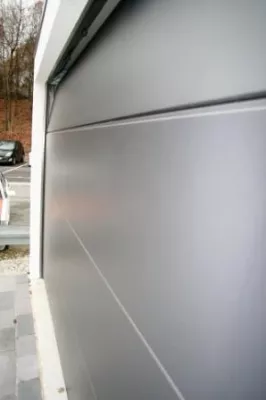 Bild: Cleveres Tor für die heimische Fertiggarage