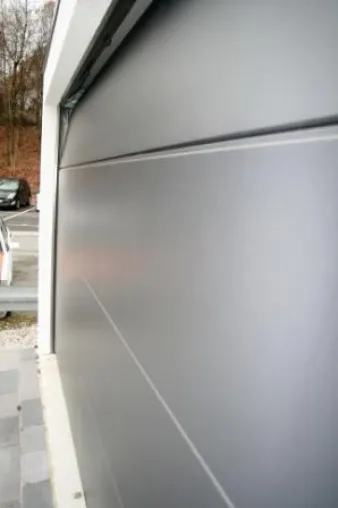 Cleveres Tor für die heimische Fertiggarage Bild: Cleveres Tor für die heimische Fertiggarage