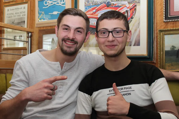 Genetischer Bruder durch Knochenmarkspende Bild: Genetischer Bruder durch Knochenmarkspende