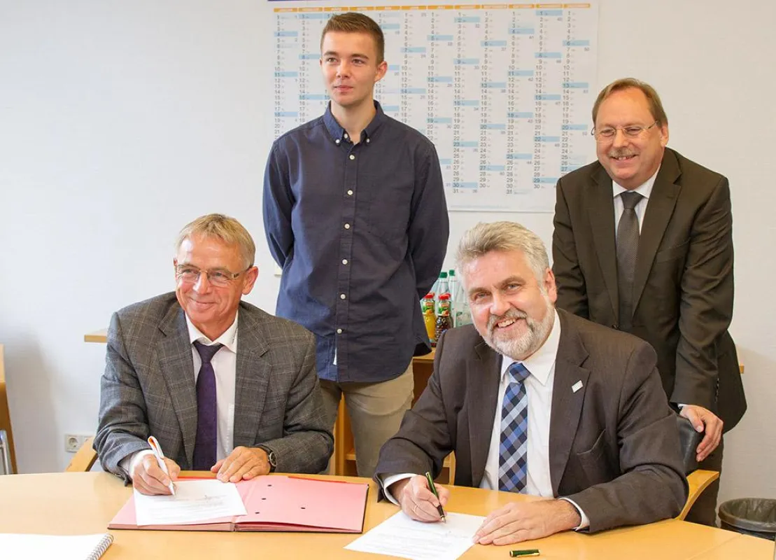 Unterzeichnung des Kooperationsvertrages zwischen Halberstadtwerke GmbH und Hochschule Harz