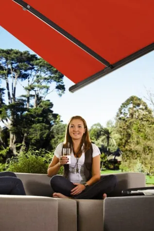 Bild: Die Haut vor schädlicher Strahlung schützen