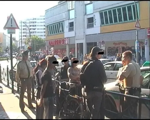 Bild: Rassistische Polizeikontrollen machen Opfer zu Tätern