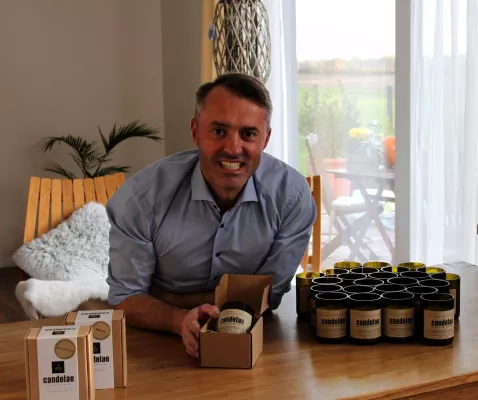Bild: Candelae – die Duftkerzen aus der Weinflasche, liebevoll von Hand hergestellt aus rein natürlichen Zutaten