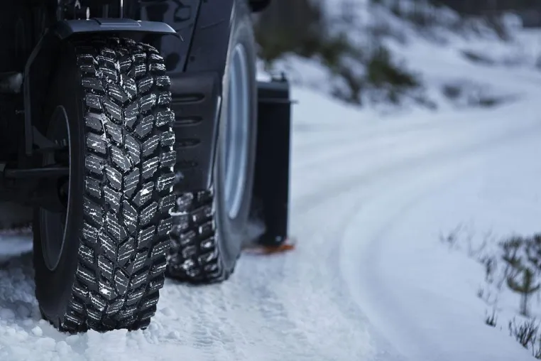 Bild: Nokian Hakkapeliitta TRI: Erster Traktor-Winterreifen der Welt