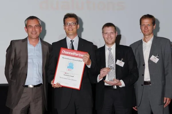 "Bestes Systemhaus 2011": IT-Verantwortliche wählen dualutions zum „Newcomer des Jahres“ Bild: "Bestes Systemhaus 2011": IT-Verantwortliche wählen dualutions zum „Newcomer des Jahres“