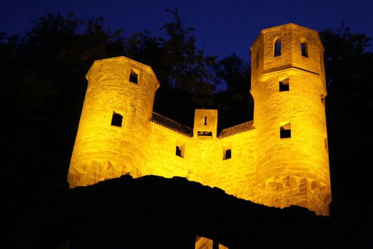 LED-Beleuchtung von Vorder-, Mittel-, Hinterburg und Schwalbennest (Foto: Christian Ebert)