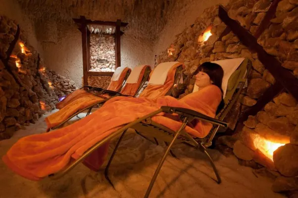 Bild: Schon seit Jahrhunderten ist Salz ein vielfältig einsetzbares Heilmittel, z.B. in Salzgrotten