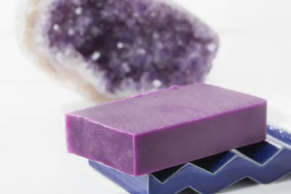 Bild: Seifenmanufaktur Soapositive setzt auf die magische Kraft der Edelsteine