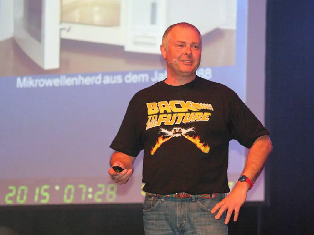 Dr. Hubert Zitt vergleicht