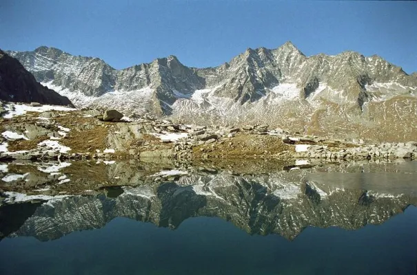 Bild: Kamelien und Steinböcke: Trekking und Wandern zwischen Lago Maggiore und Monte Rosa