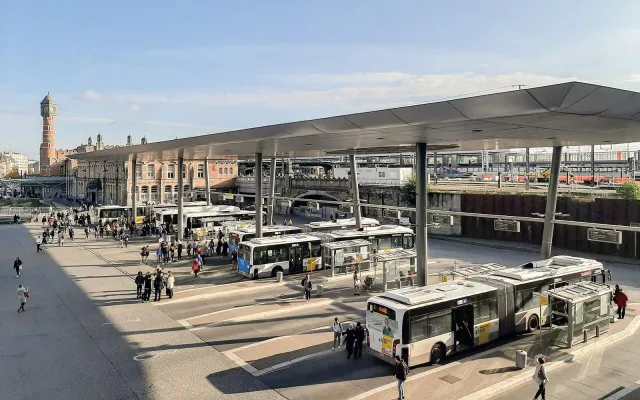 Bild: De Lijn informiert Fahrgäste mit IVU.suite