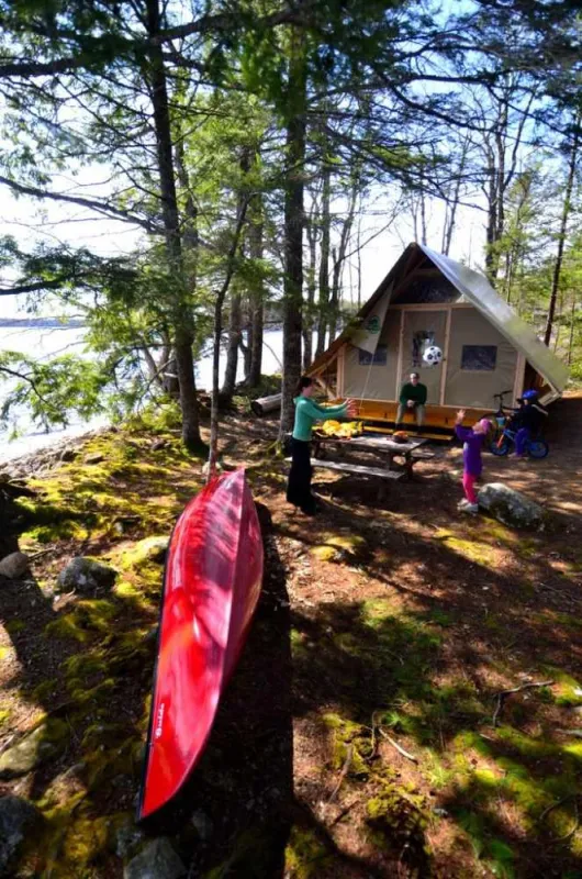Komfort-Camping oTENTik in Kanadas Nationalparks / Copyright: Parcs Canada