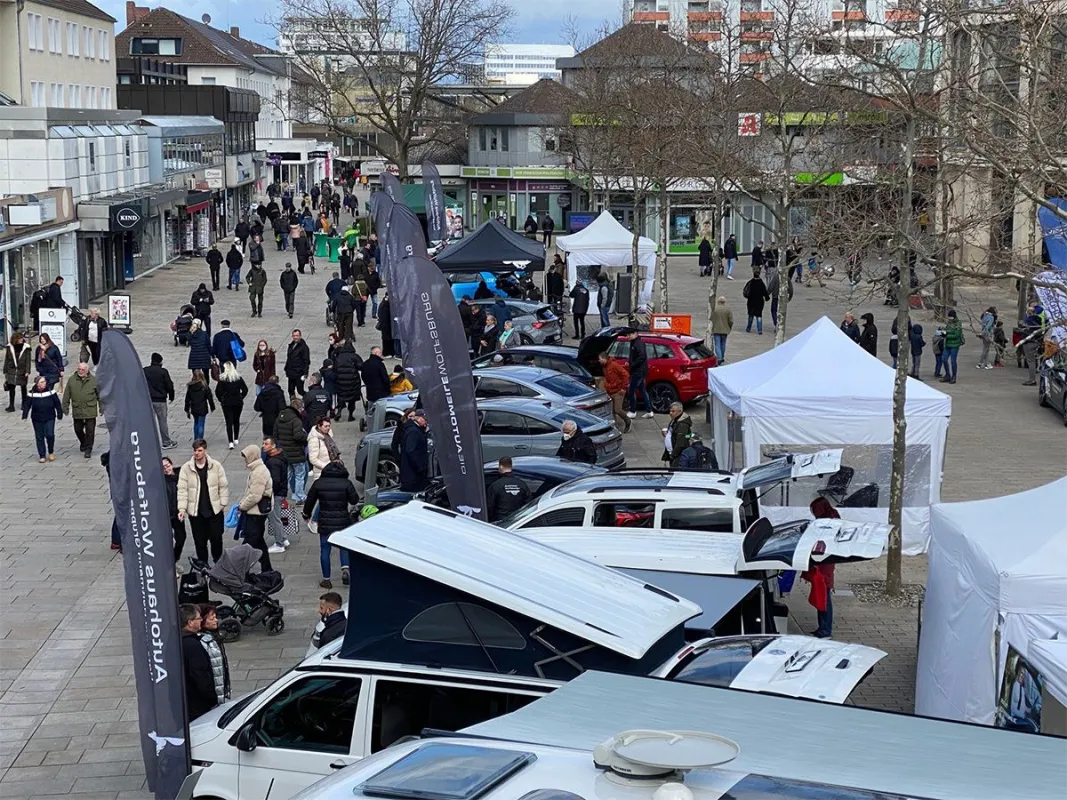 Auto- und Zweiradmeile in der Wolfsburger Innenstadt (© WMG Wolfsburg)