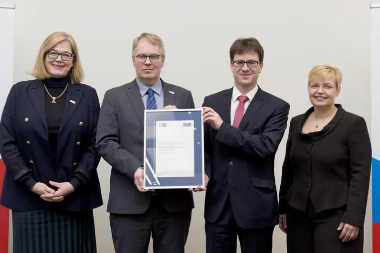 BAM erhält erneut IHK-Siegel für exzellente Ausbildungsqualität Bild: BAM erhält erneut IHK-Siegel für exzellente Ausbildungsqualität
