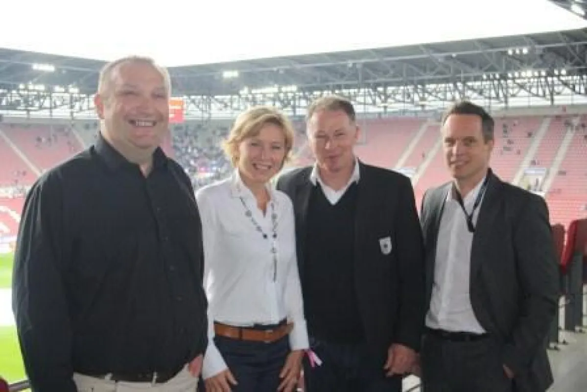 Beim Heimspiel gegen den HSV verlängert die PCI Augsburg GmbH ihr Engagement beim FC Augsburg.