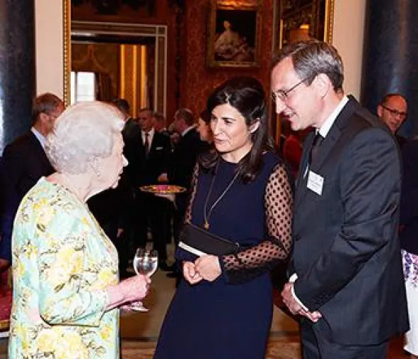 Bild: Die Gründer der Schmuckfirma Merci Maman treffen die britische Queen