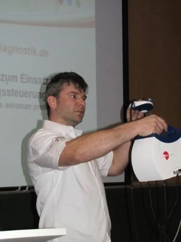 Martin Kusch von leistungsdiagnostik.de präsentiert den aeroman professional.