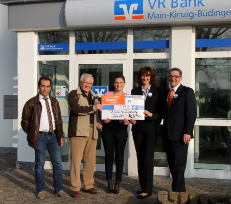 Bild: VR Bank unterstützt Heldenbergener Jubiläum