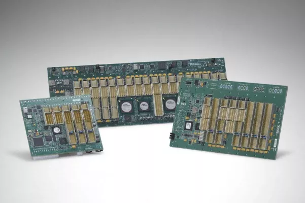 Bild: NI präsentiert PXI/CompactPCI-Backplanes für OEMs im Bereich Embedded-Test, -Steuerung und -Regelung