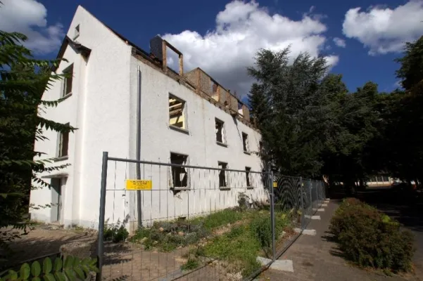 Platz für Neubau: Baugenossenschaft beginnt mit Abriss an der Bischofsheimer Straße Bild: Platz für Neubau: Baugenossenschaft beginnt mit Abriss an der Bischofsheimer Straße