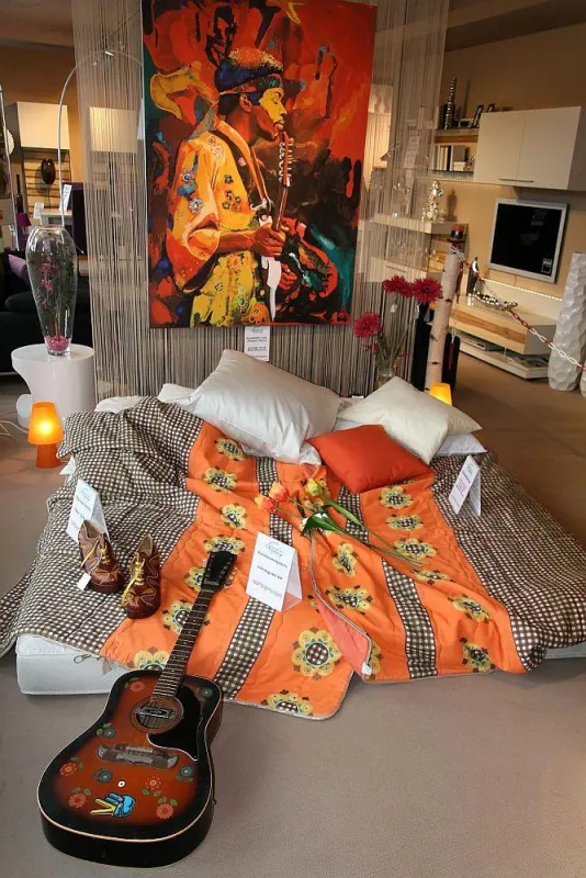 Hippiebett mit Jimi Hendrix Bild