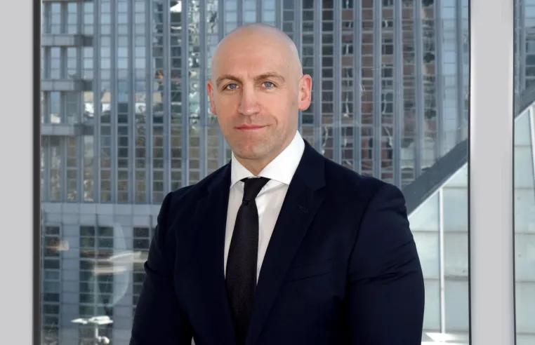 Bild: Ronny Kazyska mit Gastbeitrag bei Finanzen100 über VW-Krise und Immobilienwerte