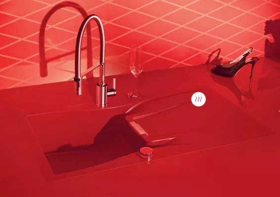 Bild: Ein besonderes Feature für mehr Komfort in der Küche: die beheizbare Abtropffläche Indutherm von SCHOCK