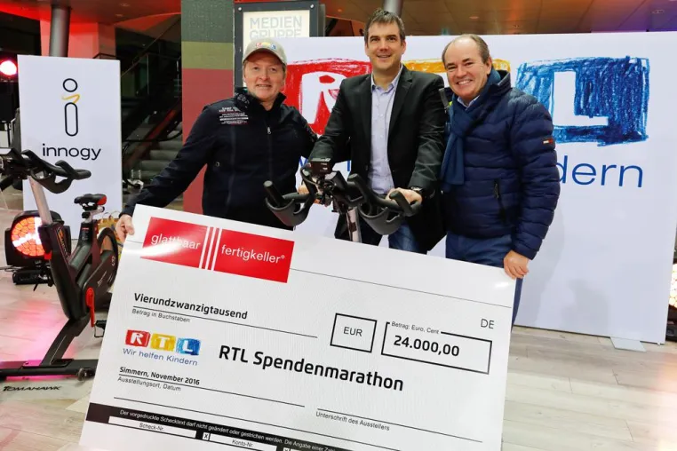 glatthaar-fertigkeller-Firmenteam unterstützte Weltrekordfahrt von Joey Kelly zum RTL-Spendenmarathon Bild: glatthaar-fertigkeller-Firmenteam unterstützte Weltrekordfahrt von Joey Kelly zum RTL-Spendenmarathon