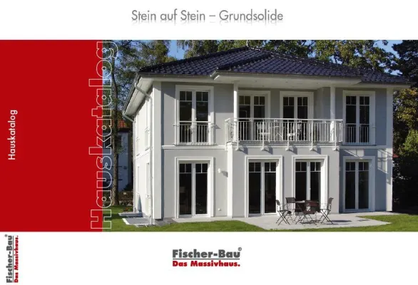 Bild: Fischer-Bau GmbH stellt seinen neuen Hauskatalog 1/2011 vor