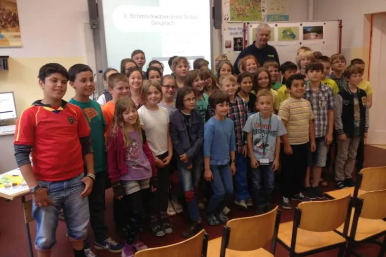 Bild: THW beim Schmöckwitzer Insel-Schul-Gespräch: Trinkwasser ist das Lebensmittel Nummer 1 für Berliner Schüler