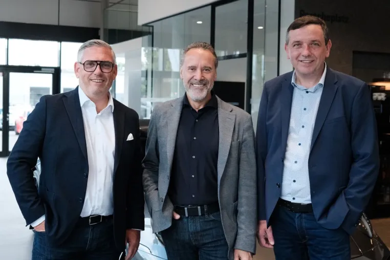 Führungserweiterung in der Sportwagen Zentrum Niederrhein GmbH seit Juli 2024 Bild: Führungserweiterung in der Sportwagen Zentrum Niederrhein GmbH seit Juli 2024