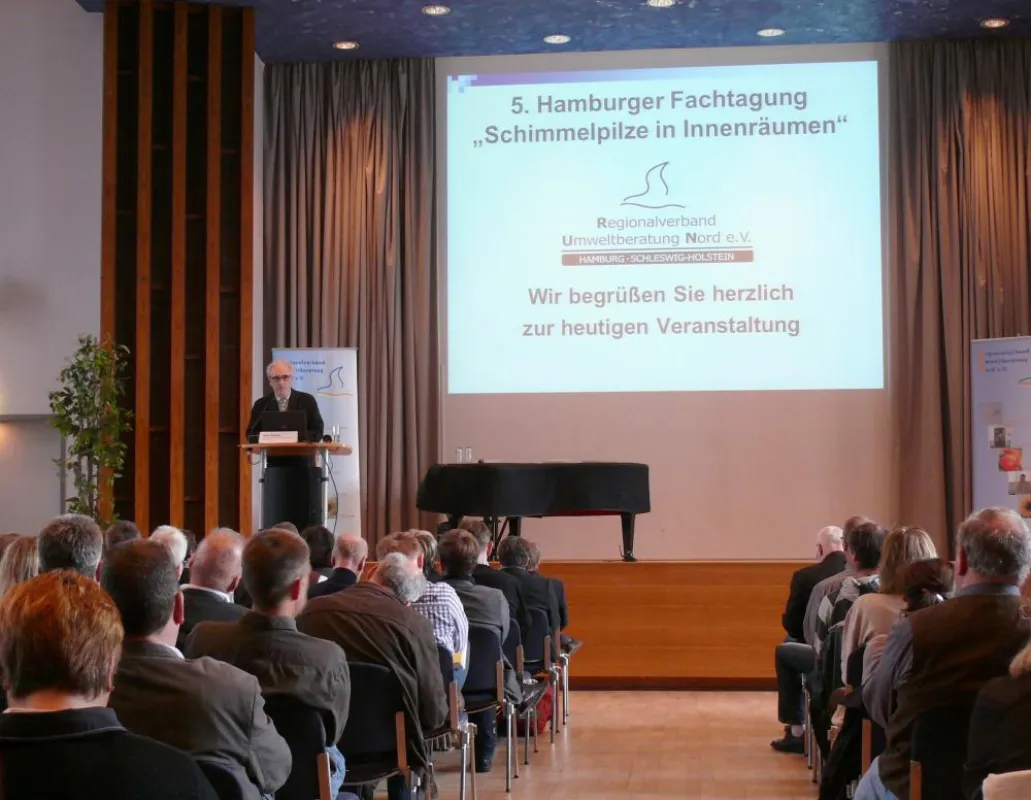 Amtsleiter Hans Gabanyi eröffnet die Tagung