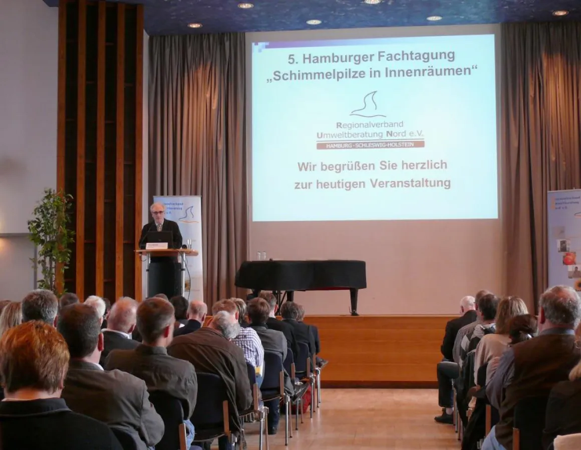 Amtsleiter Hans Gabanyi eröffnet die Tagung