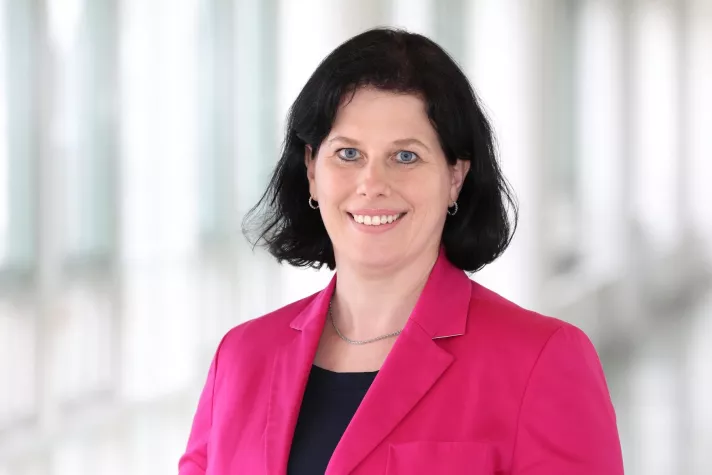 Bild: Neue Kaufmännische Direktorin am UKR