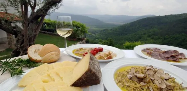 Trüffel und weitere Kostbarkeiten - 8-tägige Geniesserreise nach Kroatien Bild: Trüffel und weitere Kostbarkeiten - 8-tägige Geniesserreise nach Kroatien