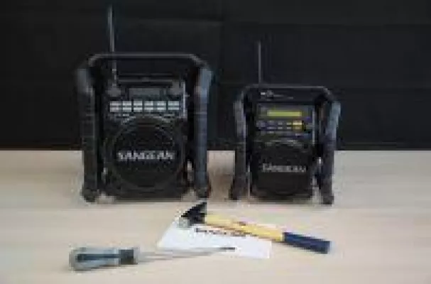 Bild: Für ultrarobustes Radiohören in Job und Freizeit: Utility 40 plus und Utility 50 von SANGEAN