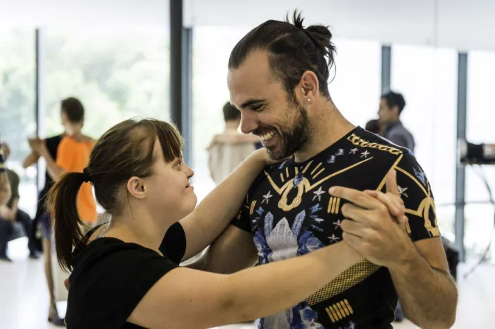 Bild: Tango en Punta: den Tango umarmen, im Dunkeln tanzen